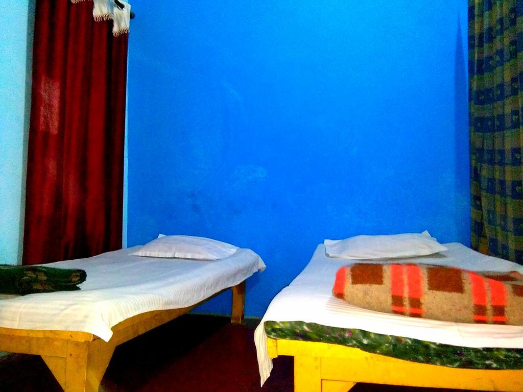 Yogi Lodge Varanasi Exterior foto